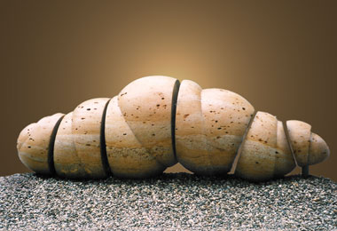 Skulptur "Kletterraupe"